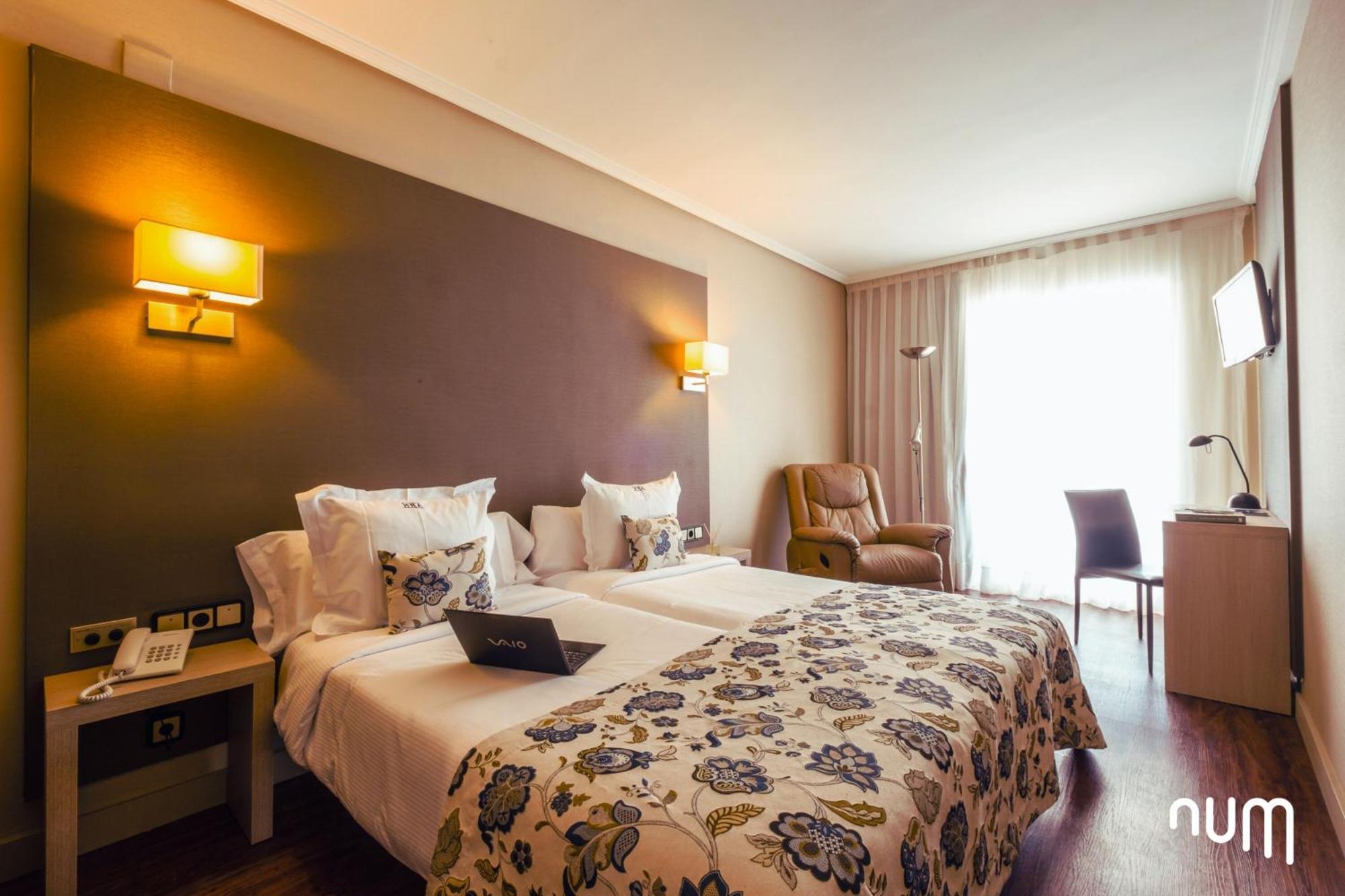 Num Hotel 萨洛 外观 照片