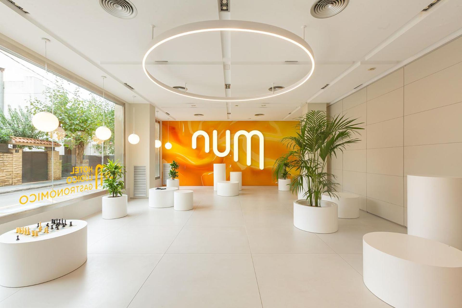 Num Hotel 萨洛 外观 照片