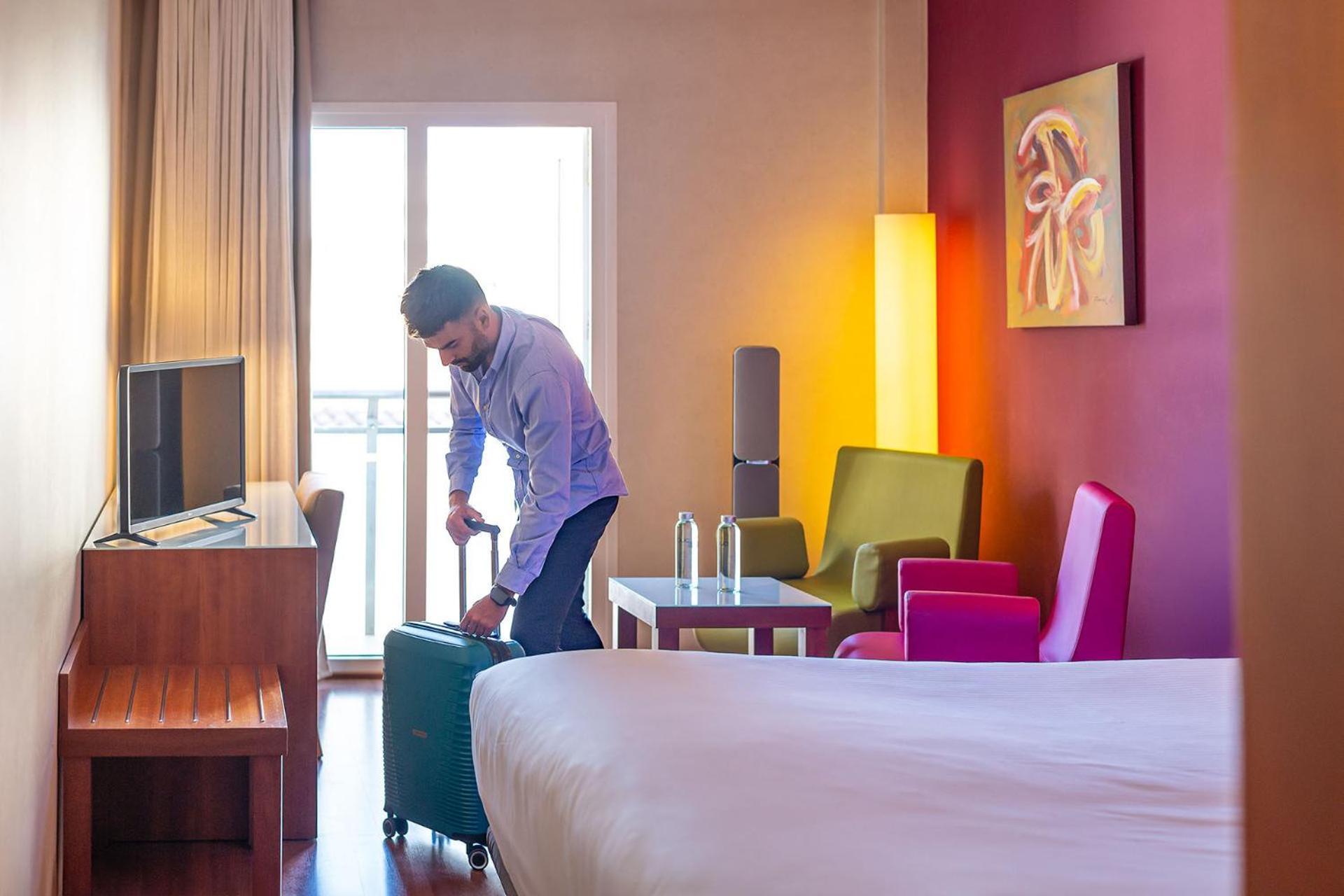 Num Hotel 萨洛 外观 照片